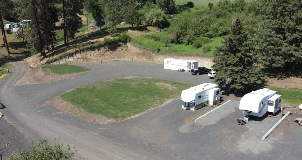 rv park located in Lenore, Idaho. Next to Clearwater River